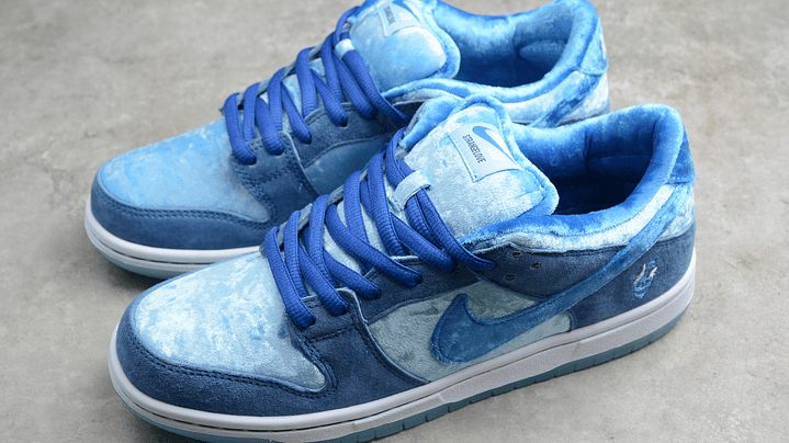 Dunk low strangelove blue 5