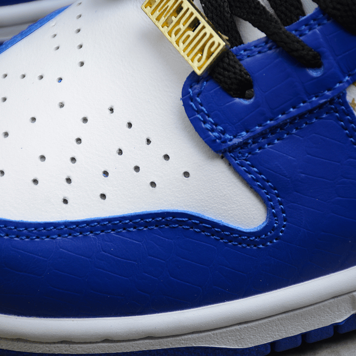 Dunk low sb supreme royal blue 6