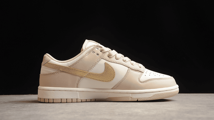 Dunk low phantom metallic gold 2