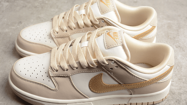 Dunk low phantom metallic gold 5