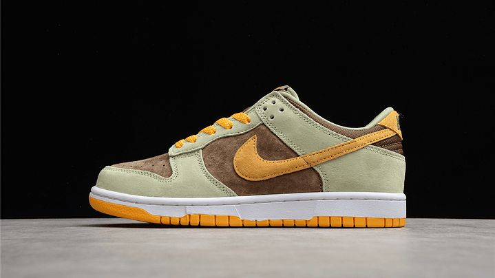 Dunk low dusty olive 1