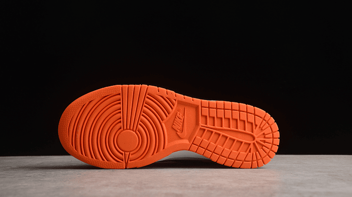 Dunk low patent hallowen 3