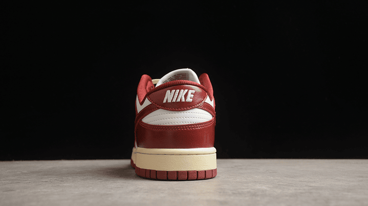 Dunk low vintage team red 4