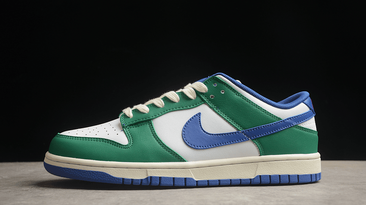 Dunk low gorge green 1