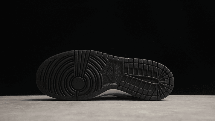 Dunk low black opti yellow 3