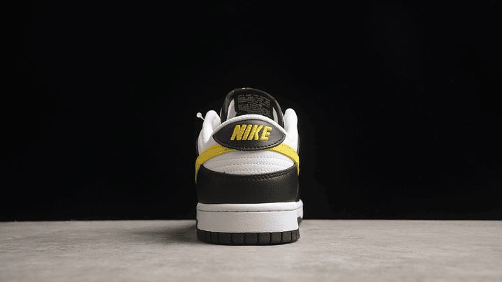 Dunk low black opti yellow 4
