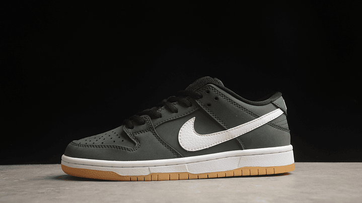 Dunk low sb black gum 1