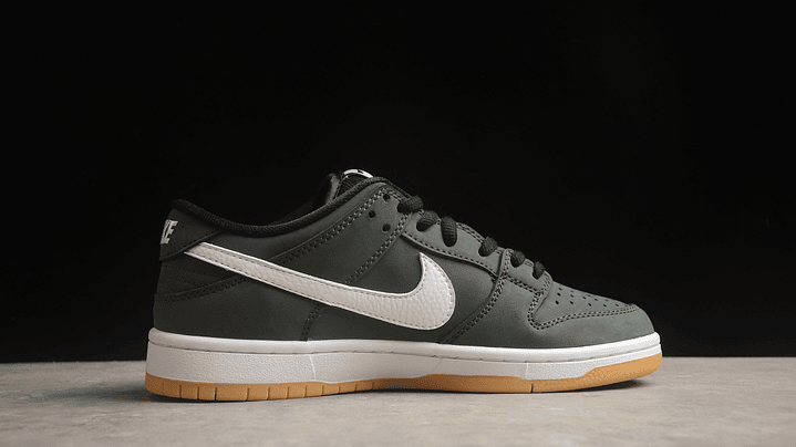 Dunk low sb black gum 2