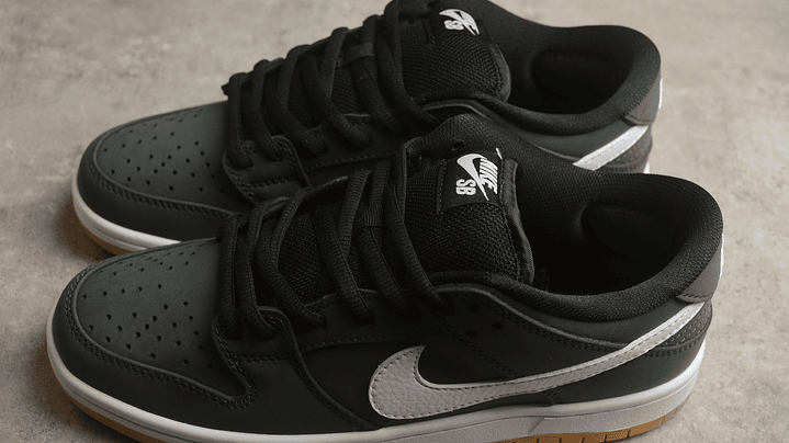 Dunk low sb black gum 5