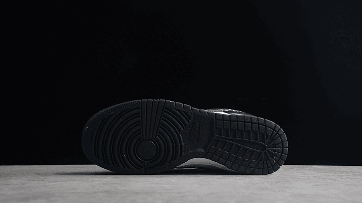 Dunk low black paisley 3