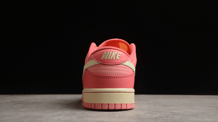 Dunk low strawberry peach 4