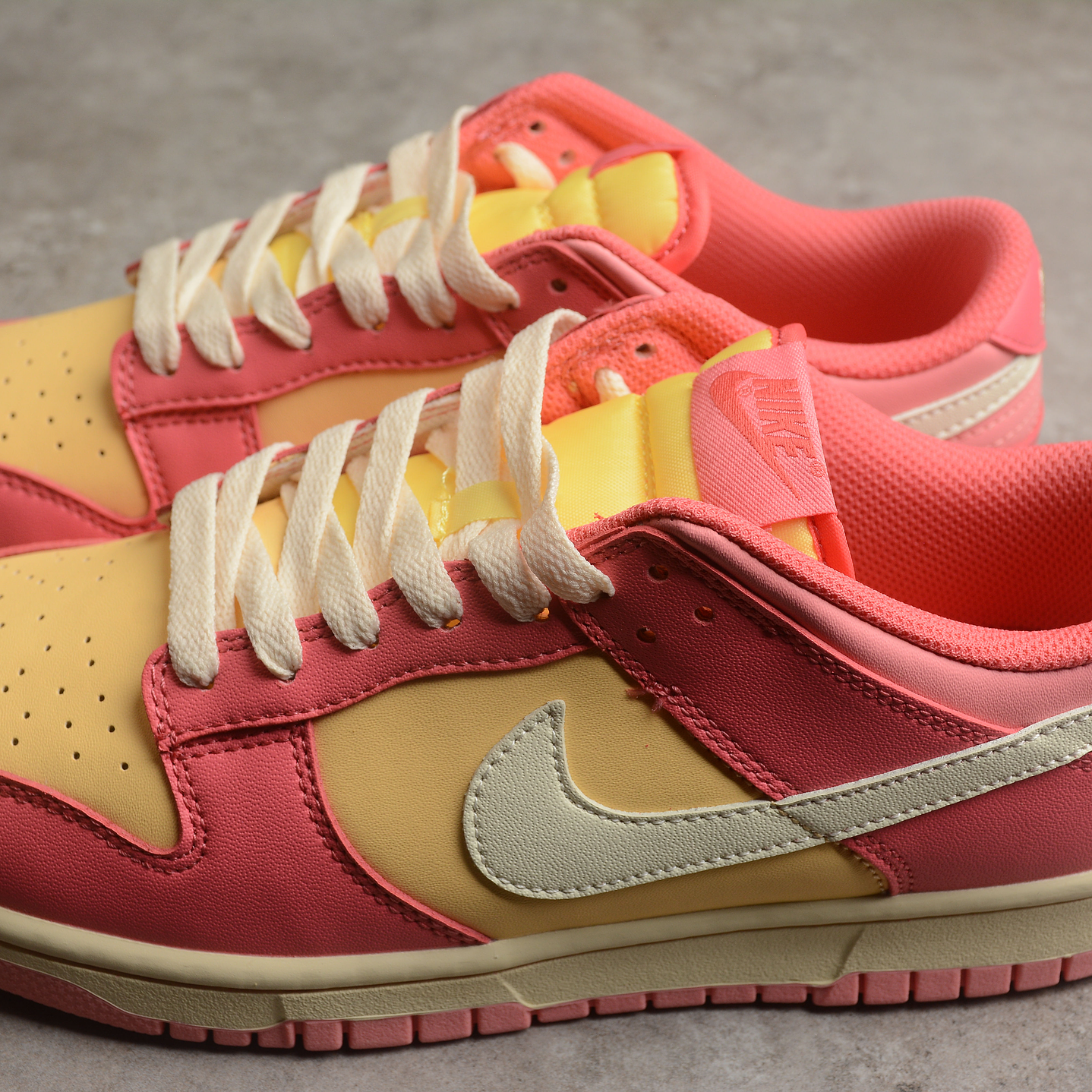 Dunk low strawberry peach 5