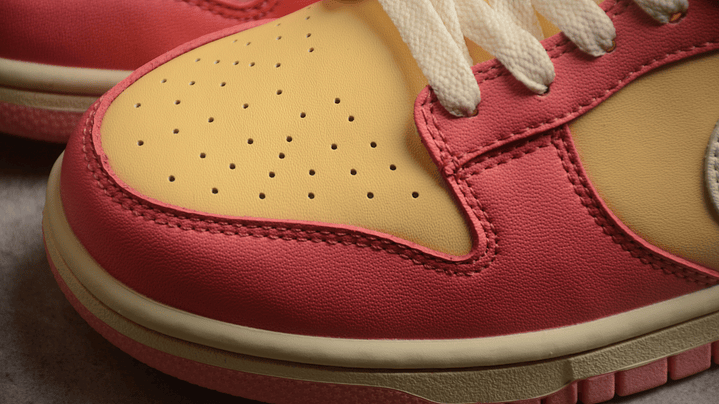 Dunk low strawberry peach 6