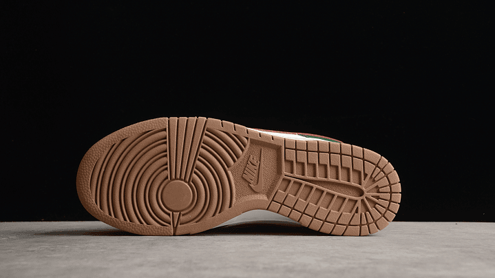 Dunk low gorge green red 3