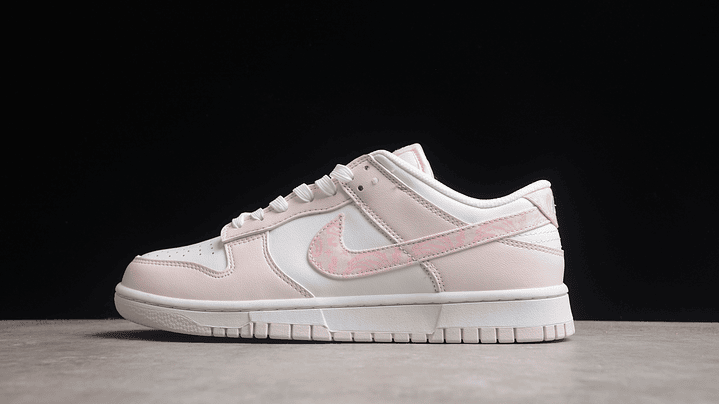 Dunk low soft pink 1