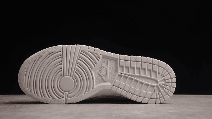 Dunk low soft pink 3