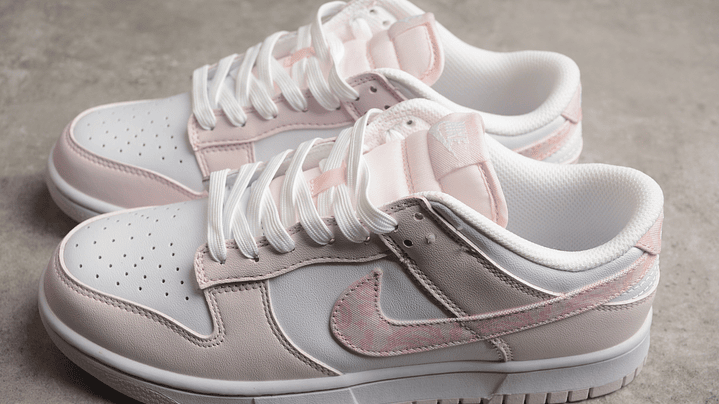 Dunk low soft pink 5