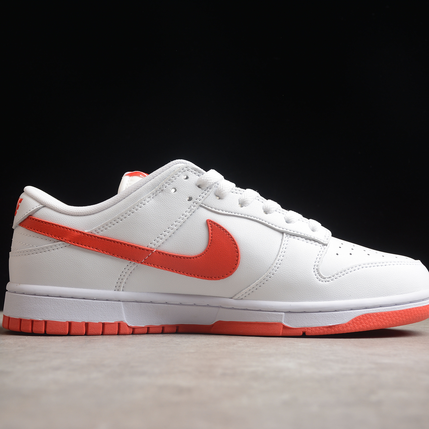 Dunk low white picante red 2