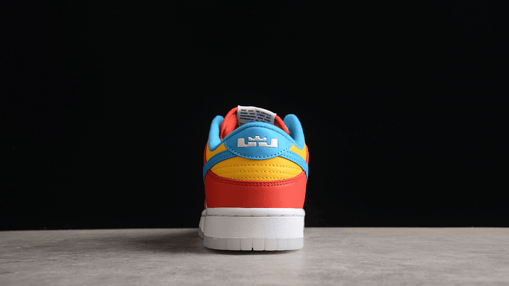 Dunk low Lebron james 4