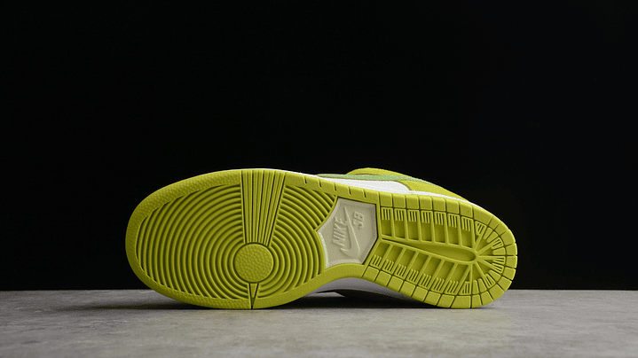 Dunk low green apple 3