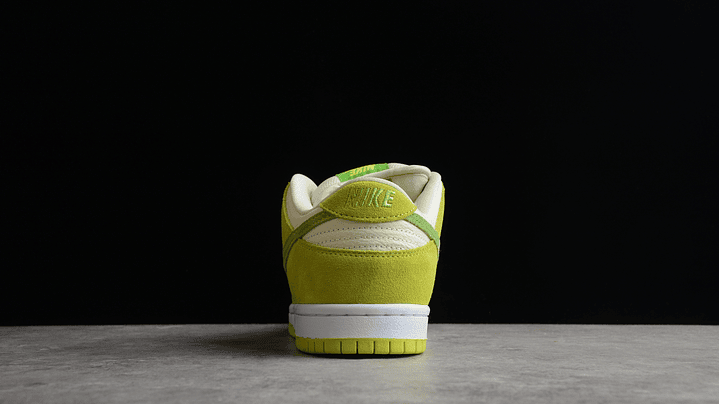 Dunk low green apple 4