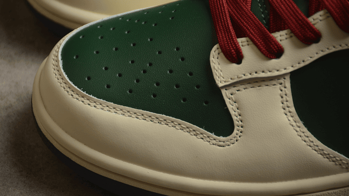 Dunk low gorge green sail 6