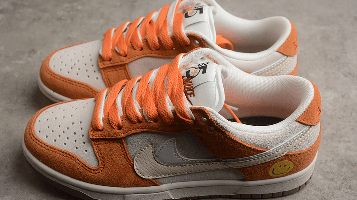 Dunk low orange smile 5