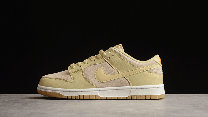 Dunk low khaki suede gum 1