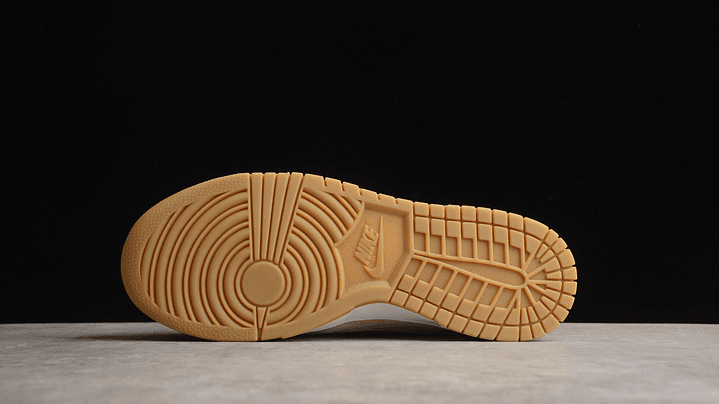 Dunk low khaki suede gum 3