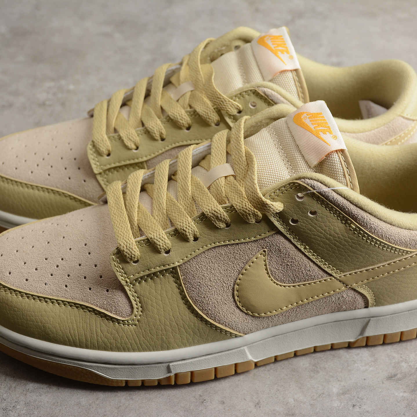 Dunk low khaki suede gum 5