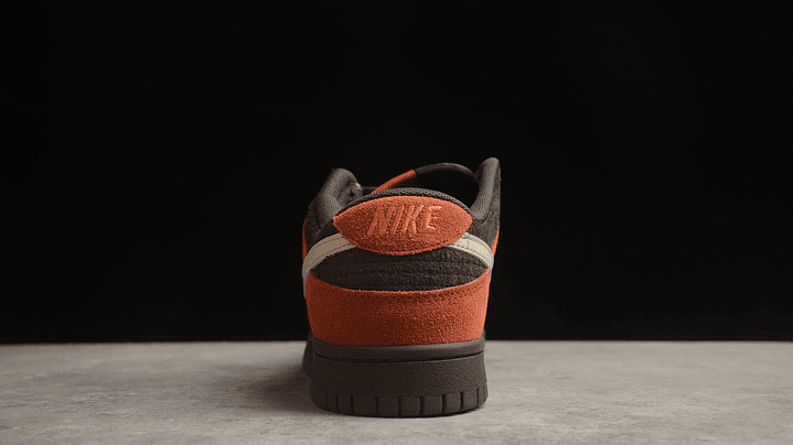 Dunk low red panda 4