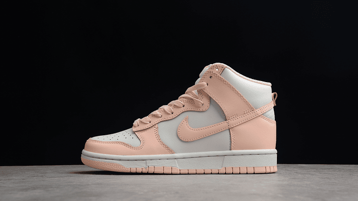 Dunk high crimson tint 1