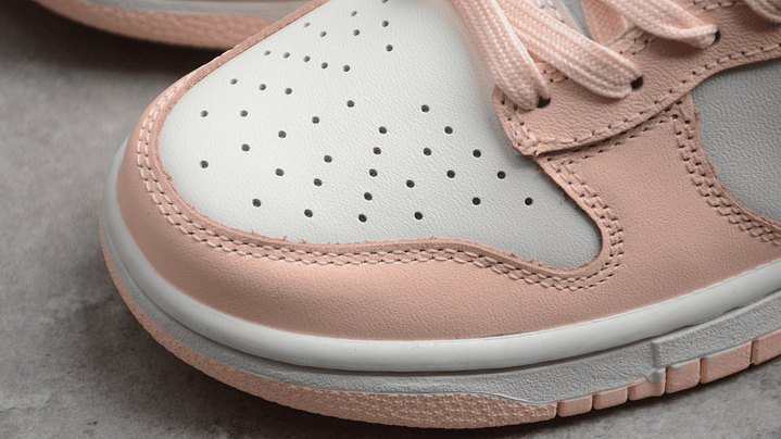 Dunk high crimson tint 6