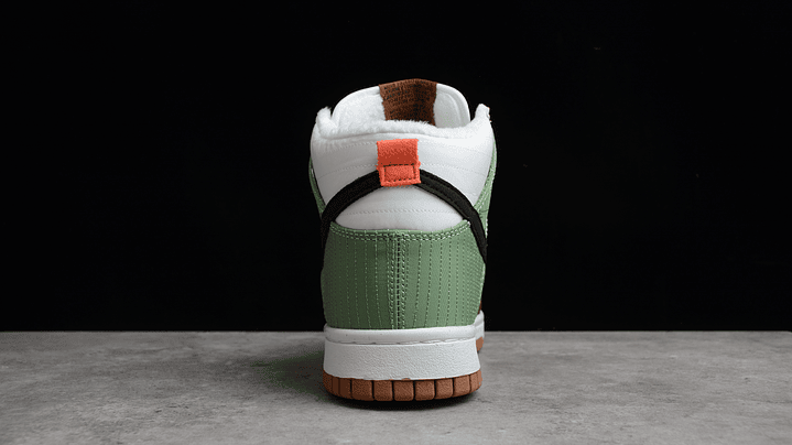 Dunk high LX toasty 4