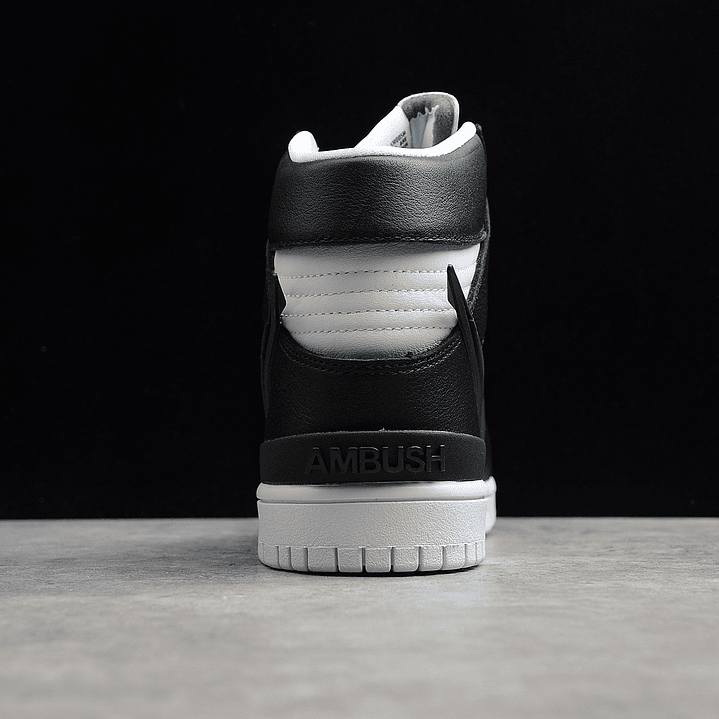 Dunk high ambush black & white 4