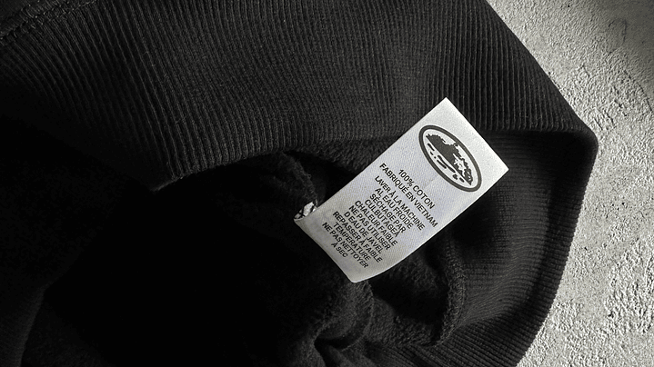 Crewneck corteiz negro minimalista  5