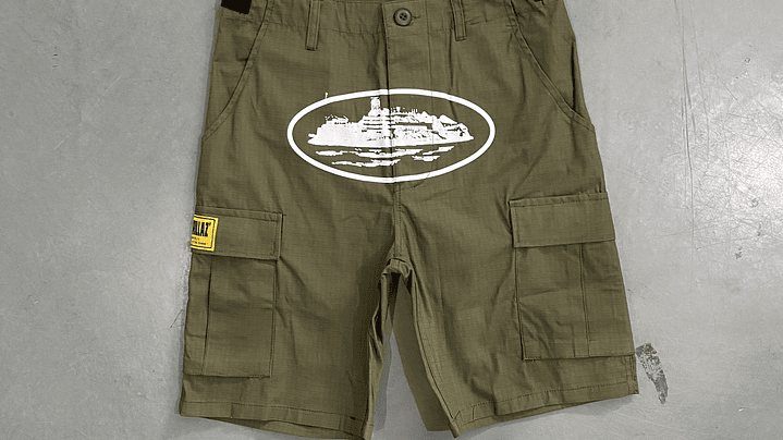 Short Corteiz cargo olive 1