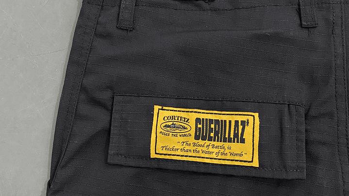 Short Corteiz cargo Guerrillaz black thunder 4