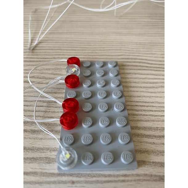 Luces: 1x6 Lego Dot Lights 2 White , 4 Red 8