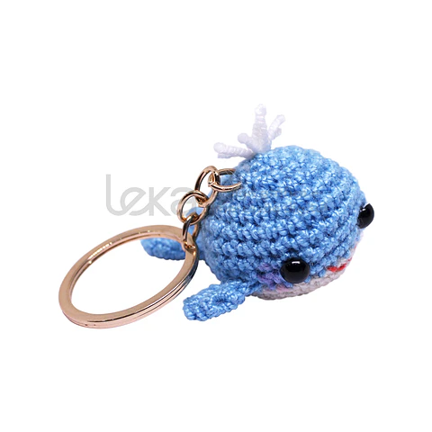 Llavero amigurumi de ballena bebé