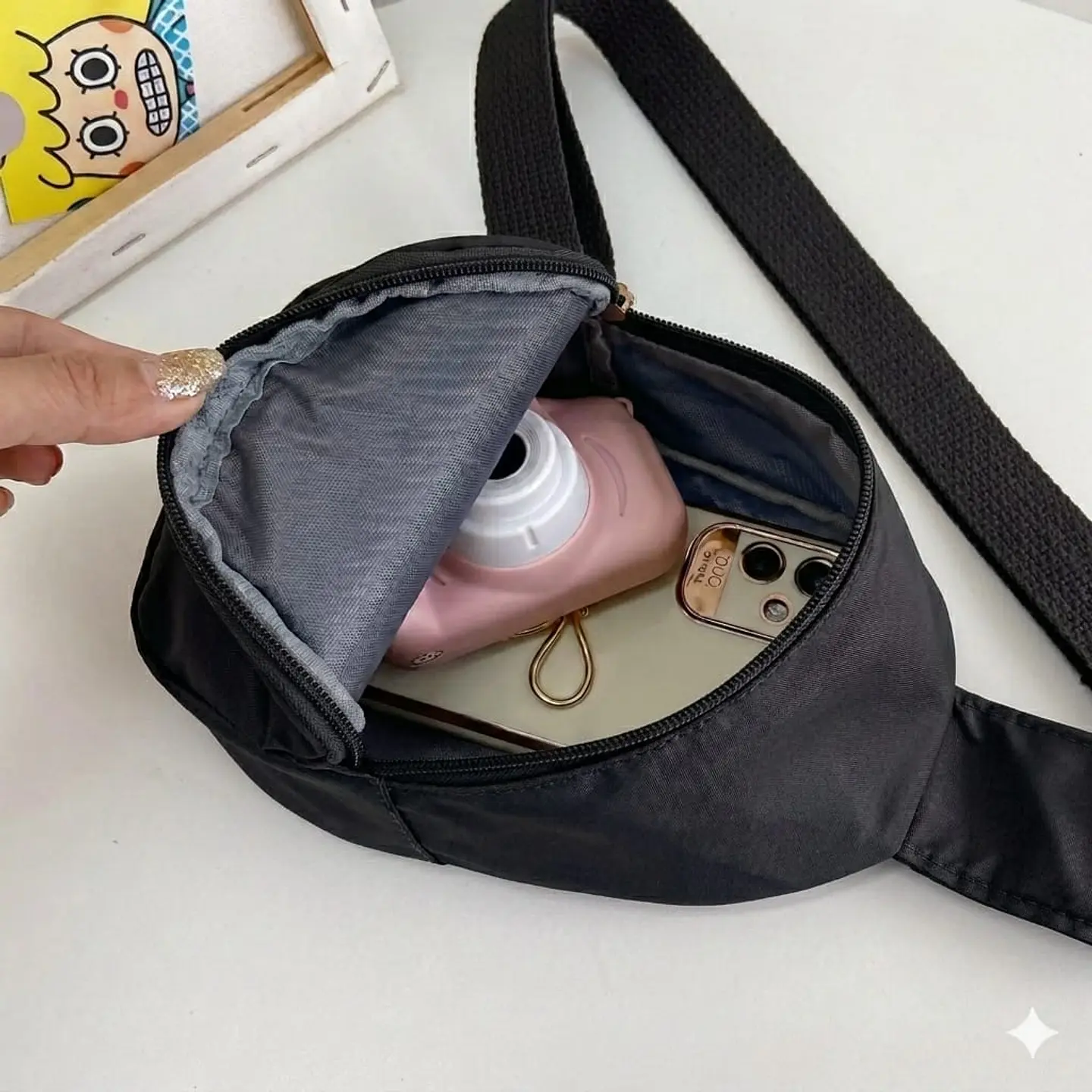 Mini Mochila Bandolera Infantil Negra con Carita Feliz 2