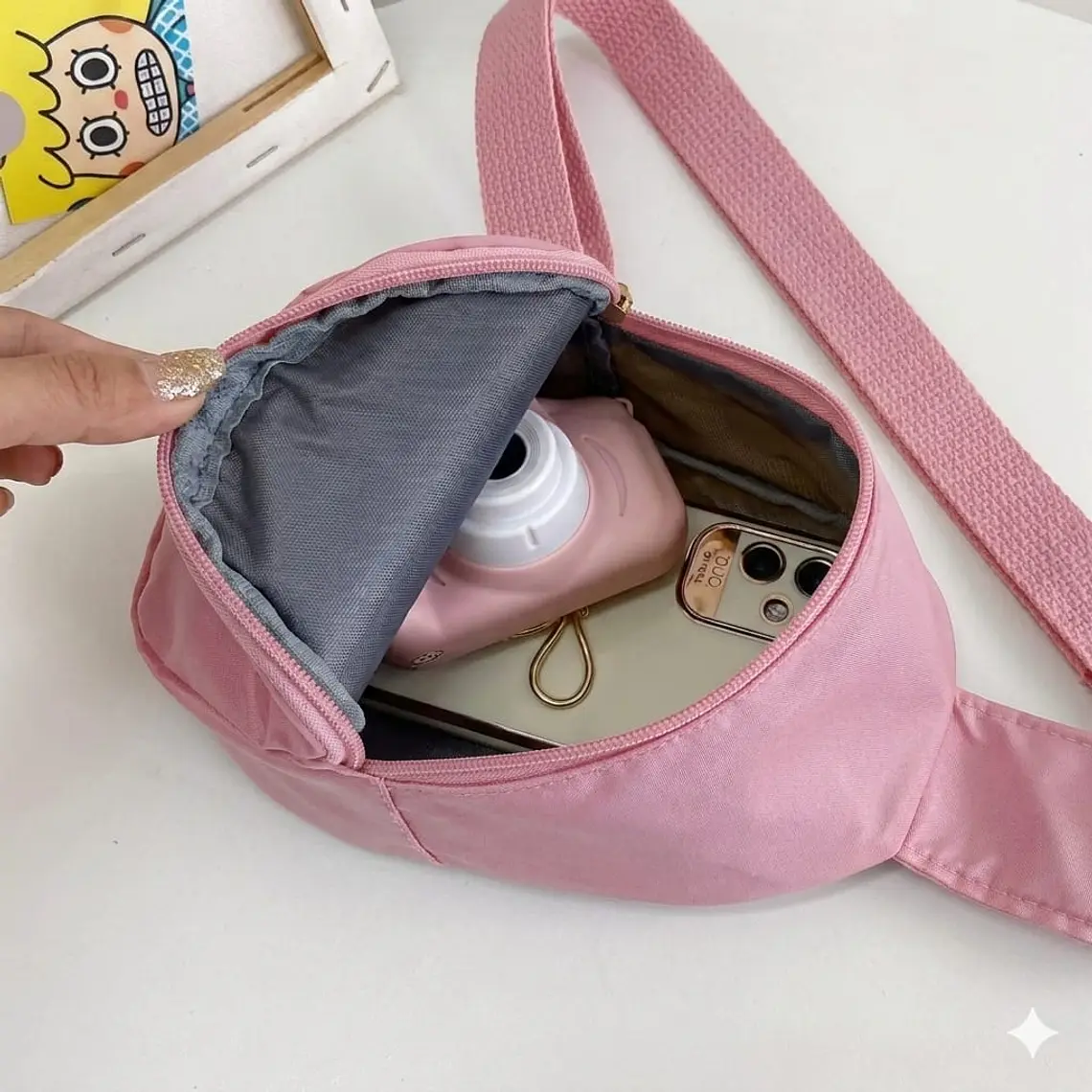 Mini Mochila Bandolera Infantil Rosa con Carita Feliz 2