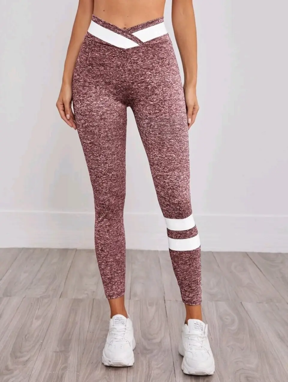 Leggins Deportivas raya burdeo 4
