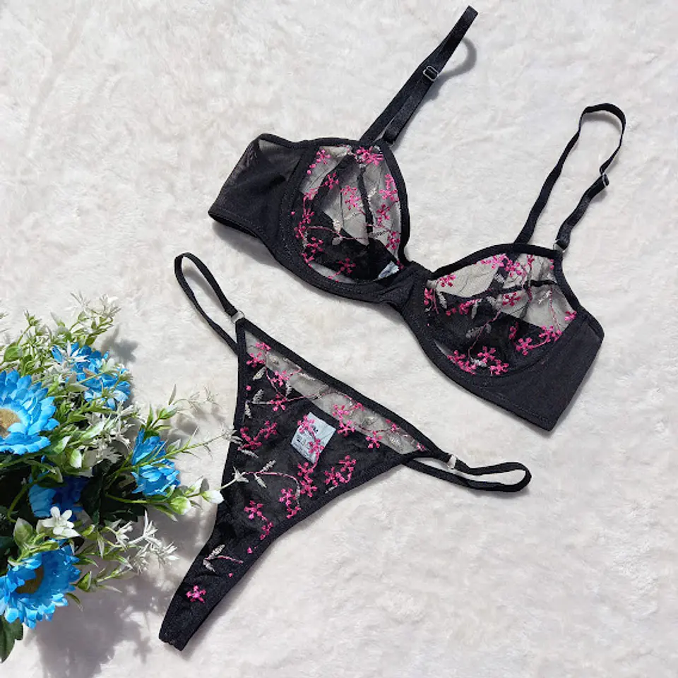 Conjunto Flores Bordadas 1