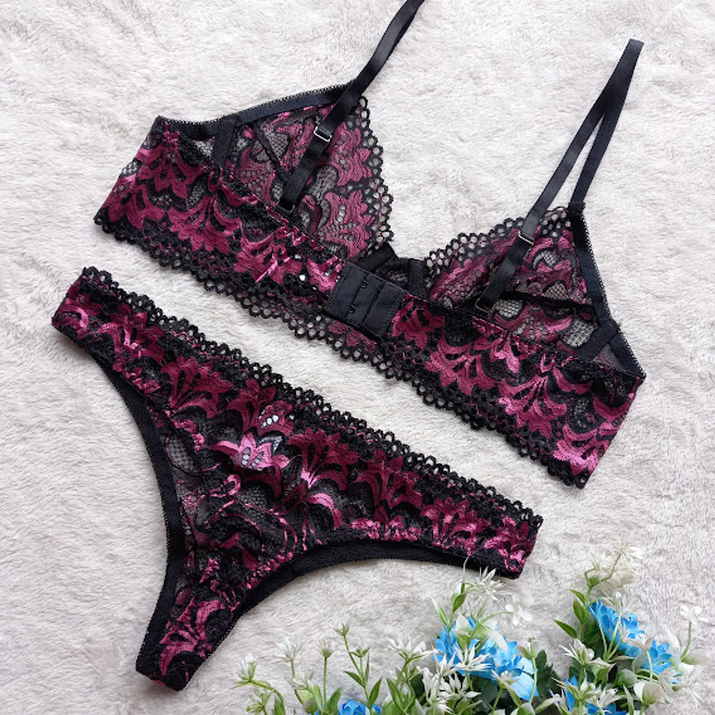 Conjunto de Encaje Fucsia 2