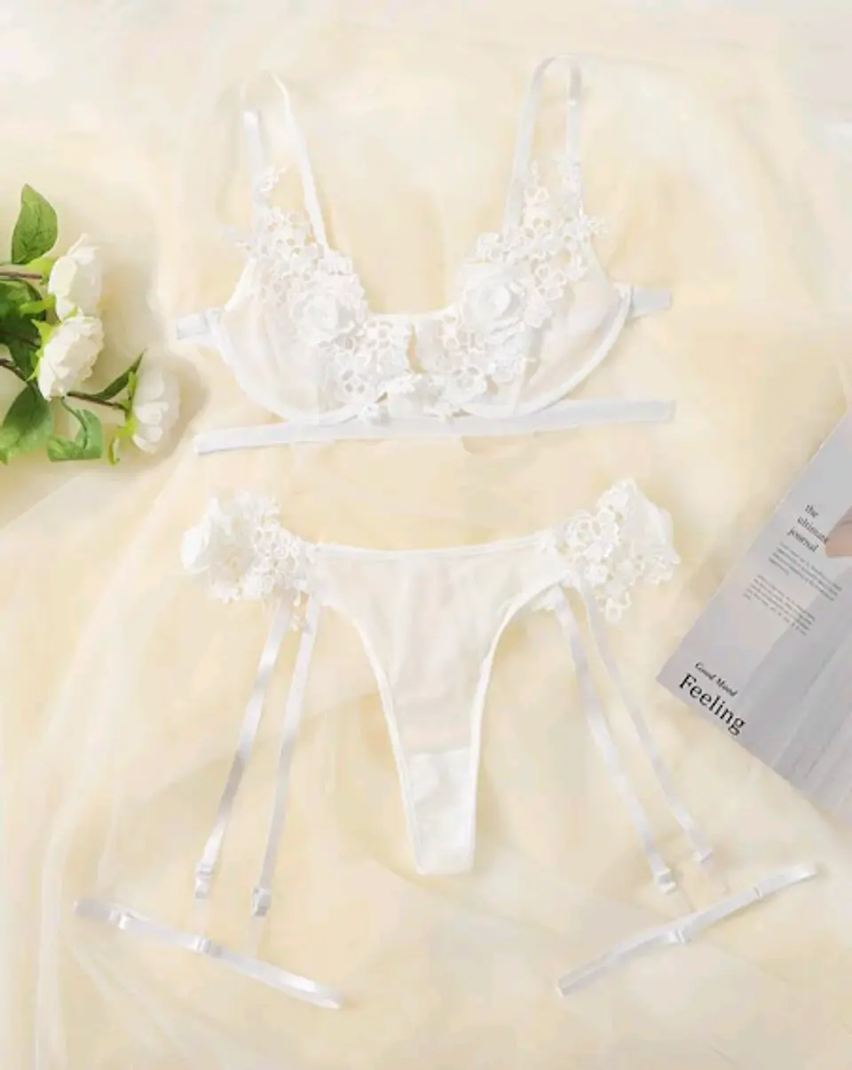Conjunto Flores Bordadas 1