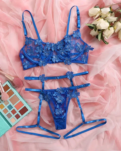 Conjunto Flores Bordadas