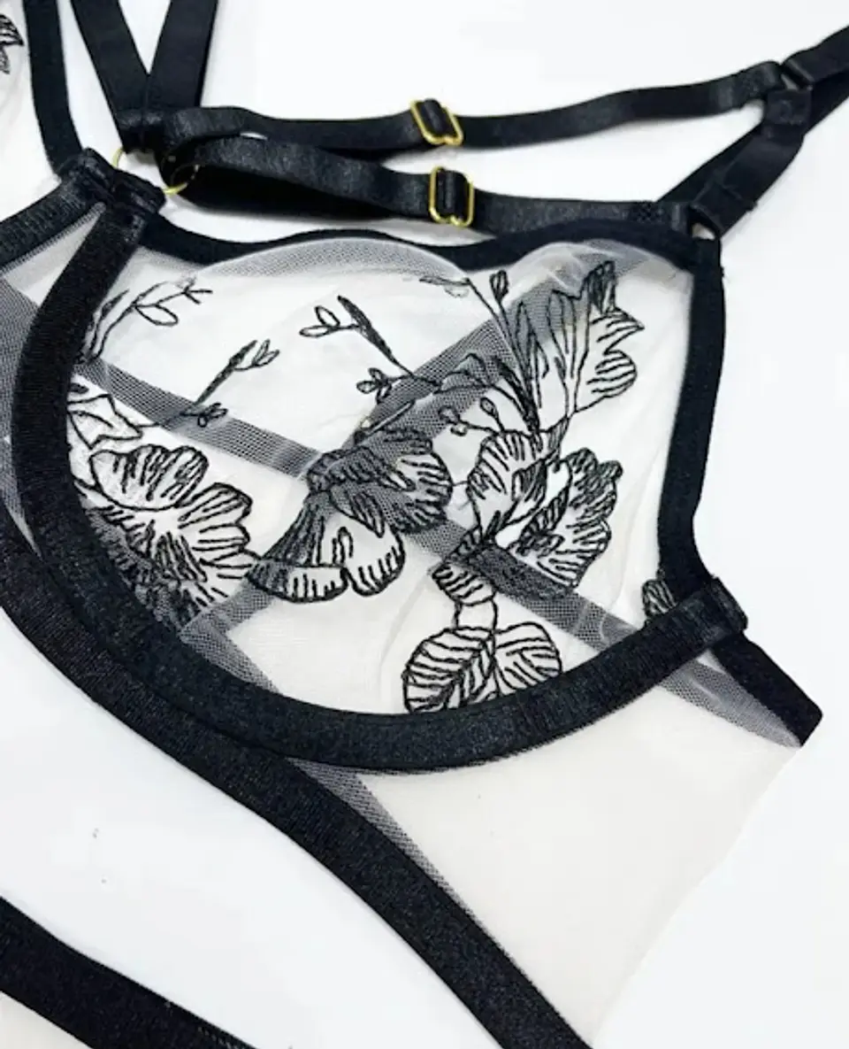 Conjunto Malla y Flores 4