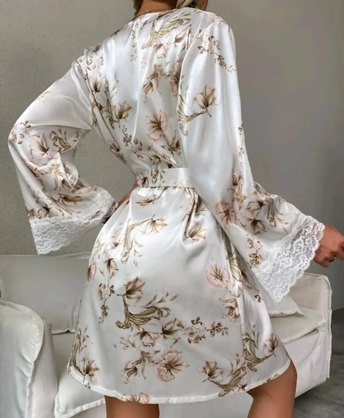 Bata Satín Estampado de Flores 2