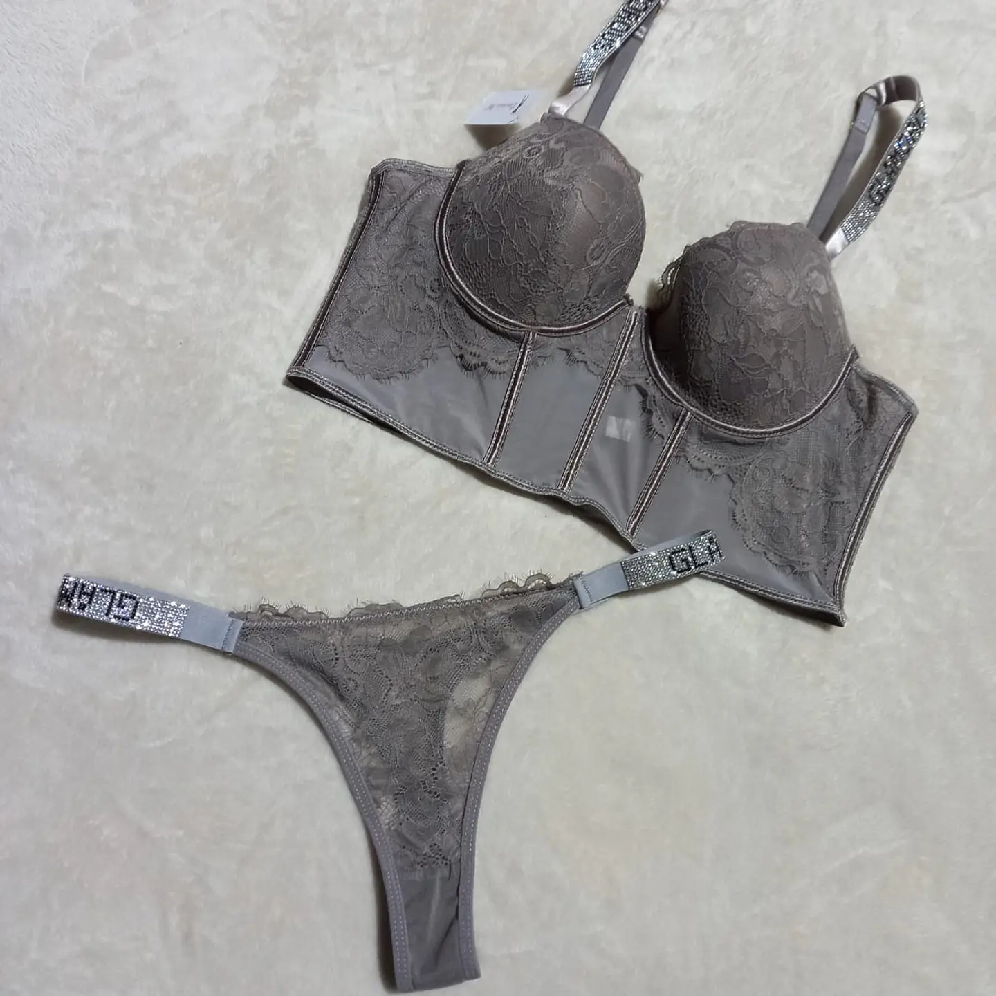 Conjunto GLAMOROUS 1